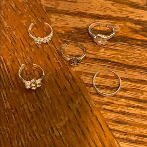5 for $5. 5 toe rings
